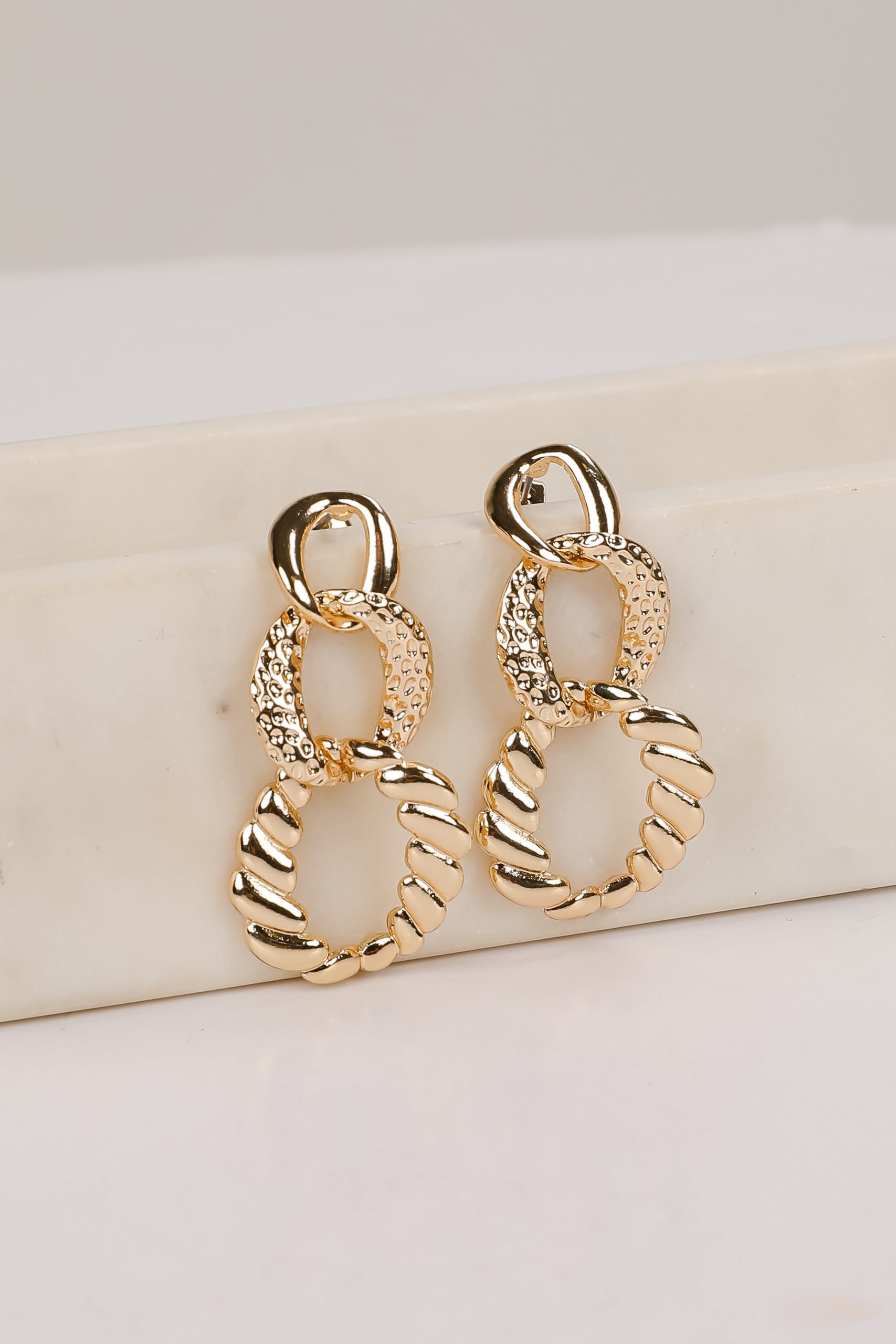 shopdressup_gold_chainlink_drop_earrings-2.jpg